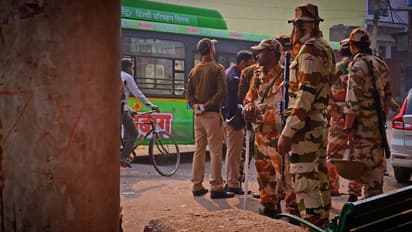 ఢిల్లీ అల్లర్లు: 20 మంది మృతి, సైన్యాన్ని దింపాలని కేజ్రీవాల్
