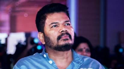 ఆ ముగ్గురిని తలచుకొని ఏడ్చేసిన దర్శకుడు శంకర్!