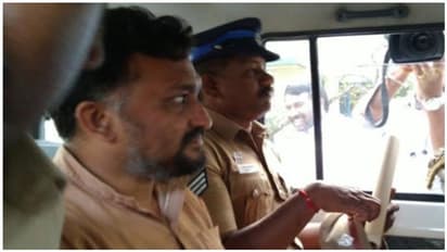 சமூக ஆர்வலர் பியூஷ் மானுஷ் கைது... வேலூர் சிறையில் அடைப்பு..!