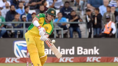 അപ്രതീക്ഷിത പിന്മാറ്റവുമായി വാർണർ; ക്രിക്കറ്റ് പ്രേമികള്ക്ക് അമ്പരപ്പ്