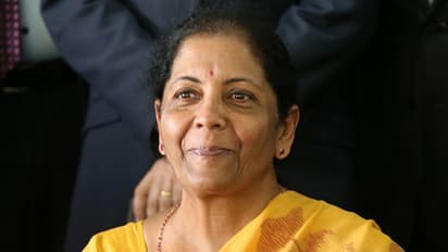 निर्मला सीतारमण ने दी जानकारी, AGR पेमेंट के मुद्दे पर टेलिकॉम विभाग कर रहा विचार