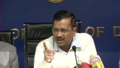 ദില്ലി കലാപത്തില് മരിച്ചവരുടെ കുടുംബത്തിന് പത്ത് ലക്ഷം, പുനരധിവസിപ്പിക്കുമെന്നും കെജ്രിവാൾ