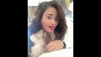 ‘ஓ போடு’ பாட்டுக்கு ஓவர் கிளாமர் டிரஸில் டிக்-டாக்... ஊரடங்கிலும் கிளுகிளுப்பை கூட்டும் கிரண்...!