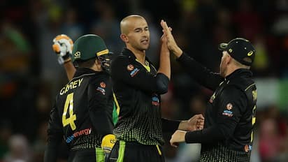 பாகிஸ்தானுக்கு கிரிக்கெட் ஆட செல்லும் ஆஸ்திரேலிய வீரருக்கு கொலை மிரட்டல்..!