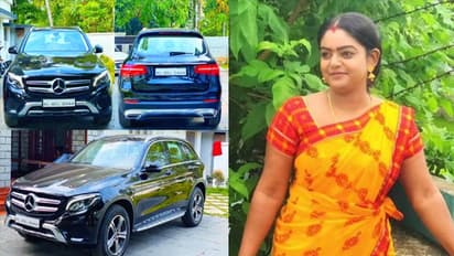 బెంజ్ కారు కొన్న 'కార్తీక దీపం' వంటలక్క