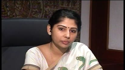 స్మితా సబర్వాల్ ఇంట్లో చొరబడిన డిప్యూటీ తహసీల్దార్పై సస్పెన్షన్ వేటు..