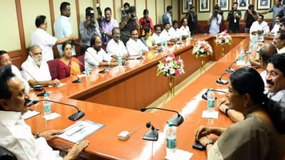 2 நாளில் 2 MLA மறைவு.. பொதுச்செயலாளர் கவலைக்கிடம்.. அதிரடியாக ரத்து செய்யப்பட்ட திமுக எம்.பி.க்கள் கூட்டம்..!