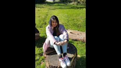 ಯಾರಿಗೂ ಕಾಣಿಸದಂತೆ ಎಲಿಗೋದ್ರು ನಟಿ ಜಯಮಾಲಾ ಪುತ್ರಿ?