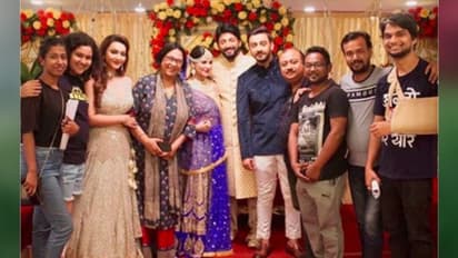 টলি-পাড়ায় ভাইরাল আরও এক বিয়ের ছবি, মুহূর্তে ভাইরাল পায়েল-জয়ীর পোজ