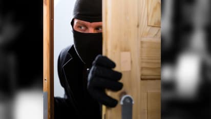 കവര്ച്ചയ്ക്ക് ശേഷം തെളിവ് നശിപ്പിക്കാന് തുണിക്കട കത്തിച്ച സംഭവം; മോഷ്ടാവ് പിടിയില്