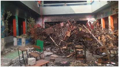 போராட்டத்தில் அட்டகாசம்... இந்து பள்ளிக்குள் கயிறுகட்டி புகுந்து வன்முறையாளர்கள் வெறித்தனம்..!