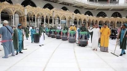 കൊറോണ മുന്കരുതല്; മക്കയിലെ മസ്ജിദുല് ഹറം ദിവസേന കഴുകുന്നത് നാല് തവണ