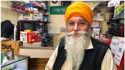 മണിക്കൂറില് പാഞ്ഞത് 20 തവണ; ദില്ലി വിറച്ച കലാപത്തില് ബുള്ളറ്റിലെത്തി 80 മുസ്ലിംകളെ രക്ഷിച്ച അച്ഛനും മകനും