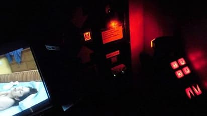 ಕೊರೋನಾ ಬಂದಲ್ಲಿ ಖುಲ್ಲಂ ಖುಲ್ಲಾ, ಪುಕ್ಕಟೆ ಸಿಕ್ತು ಪೋರ್ನ್ ಬೆಲ್ಲ, ನೀಲಿ ಪ್ರಿಯರು ಜಿಂಗಾಲಾಲಾ!