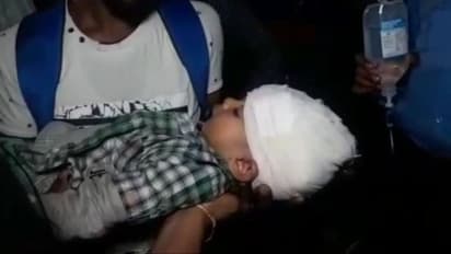 চলন্ত ট্রেন থেকে পড়ে গিয়েও বেঁচে গেল দুধের শিশু, রেল পুলিশের ভূমিকায় প্রশংসা