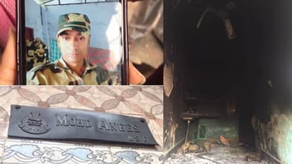 ദില്ലി കലാപം; അതിര്ത്തി കാക്കുന്ന ജവാന്റെ വീടും കലാപകാരികള് തകര്ത്തു, തീയിട്ടു