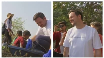 দূষণে মজে যাচ্ছে এদেশের নদী, পরিষ্কারে হাত লাগালেন বিদেশের মন্ত্রী