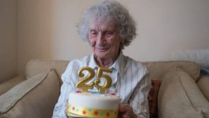 লিপ ডে উপলক্ষে শতবর্ষে পালন হল ২৫তম জন্মদিন, শুভেচ্ছা বার্তায় ভাসল নেটদুনিয়া