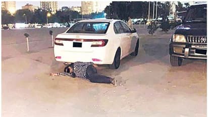 കുവൈത്തില് മദ്യപിച്ച് വഴിയില് കിടന്ന ഇന്ത്യക്കാരന് പരിഭ്രാന്തി പരത്തി