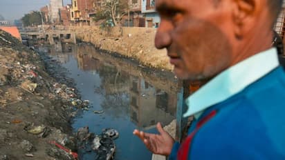 একই নালা থেকে উদ্ধার আরও দুই নিথর দেহ, দিল্লি কাণ্ডে বেড়েই চলেছে মৃত্যুমিছিল