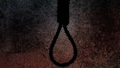 വിധി പ്രസ്താവിക്കാനിരിക്കെ പരാതിക്കാരിയുടെ വീട്ടുമുറ്റത്ത് പ്രതി തൂങ്ങിമരിച്ചു