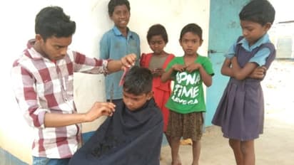 অপরিষ্কার হয়ে স্কুলে, শিবির করে পড়ুয়াদের চুল-নখ কাটালেন শিক্ষকরা