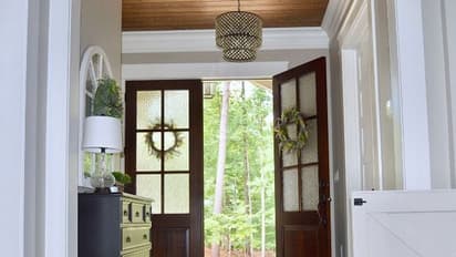 ಮನೆಯ ದಕ್ಷಿಣ ದಿಕ್ಕಿನದಲ್ಲಿ ಈ ವಸ್ತು ಇಟ್ರೆ ಹಣ, ನೆಮ್ಮದಿಗೆ ಕೊರತೆ ಇರೋದಿಲ್ಲ