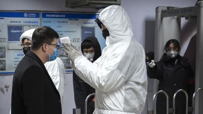 কেরলের পর এবার মুম্বই, বিমানবন্দরের স্ক্রিন টেস্টে ধরা পড়ল এক যাত্রীর করোনা উপসর্গ