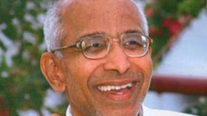 ಸಿದ್ಧೇಶ್ವರ ಶ್ರೀಗಳ ಪ್ರವಚನಕ್ಕೆ ವಿಧ್ಯುಕ್ತ ಚಾಲನೆ:  ಭಕ್ತರಿಗೆ ದರ್ಶನ ನೀಡಿದ ನಡೆದಾಡುವ ದೇವರು