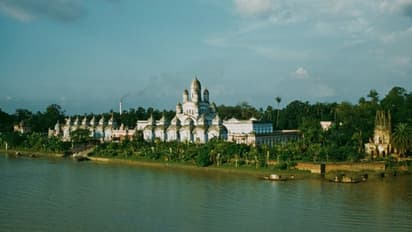 দুর্গাপুজোয় সমৃদ্ধি লাভে অবিশ্বাস্য ফল পেতে, কাজে লাগান ঘরে থাকা গঙ্গাজল