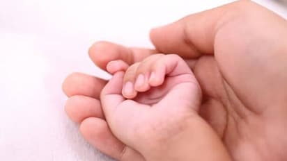 വസ്ത്രം വാങ്ങി നല്‍കാന്‍ വിസമ്മതിച്ച് ഭര്‍ത്താവ്; കുപിതയായ അമ്മയുടെ അടിയേറ്റ് ആറുമാസം പ്രായമായ കുഞ്ഞ് മരിച്ചു