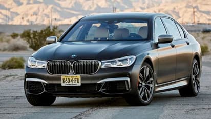 టాయ్ లెట్ కోసం కారు ఆపాడు.. తిరిగిచూసేలోపు బీఎండబ్ల్యూ మాయం