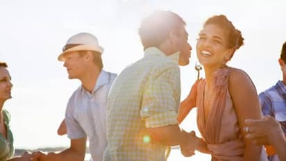 കൊറോണ വൈറസ് പടരാതിരിക്കാൻ പരസ്പരം ചുംബിക്കുന്നത് ഒഴിവാക്കുക; നിർദ്ദേശവുമായി സ്വിസ് ആരോ​ഗ്യമന്ത്രി