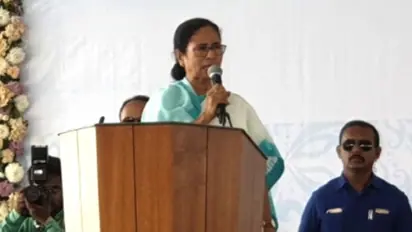 Mamata Banerjee plays politics over Coronavirus outbreak, tries correlating it with Delhi riots