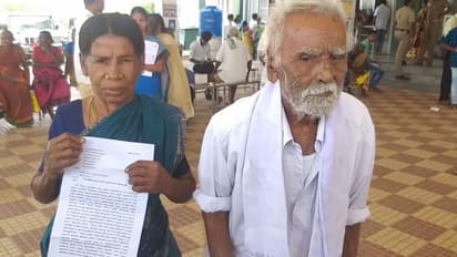 மகன் கொடுமை தாங்க முடியல ஐயா.. எங்களை கருணை கொலை செஞ்சுருங்க..! பரிதவிக்கும் வயதான தம்பதி..!