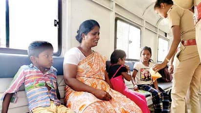 3 குழந்தைகளுடன் தீக்குளிக்க முயன்ற பெண்..! கலெக்டர் ஆபீசில் பரபரப்பு..!