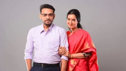 তিন কন্যার 'গুলদস্তা', একই ফ্রেমে স্বস্তিকা-অর্পিতা-দেবযানী