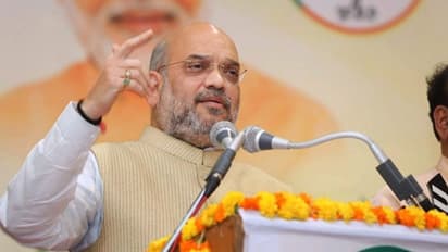 ஆட்டத்தை ஆரம்பித்த அமித்ஷா... மத்திய பிரதேசத்தில் காங்கிரஸ் ஆட்சிக்கு சிக்கல்..? அலறும் கமல்நாத்..!