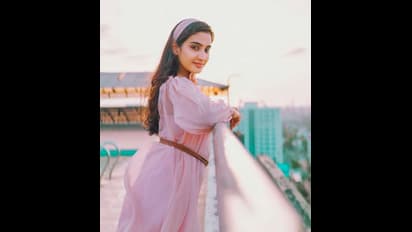 கொலுழுக்கு மொழுக்கு பப்பாளியாய் ரசிகர்களை மயக்கும்... கேரளத்து தக்காளி அதிதி ரவி! புகைப்பட தொகுப்பு!