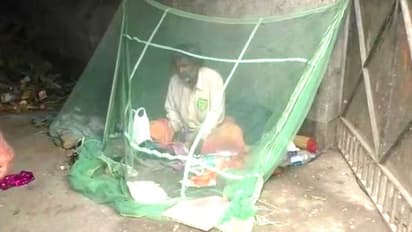 ভ্যাট থেকে গোঙানির আওয়াজ, বাবাকে আস্তাকুড়ে ফেলে পালাল ছেলে-বউমা