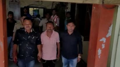 চাকরির নামে গৃহবধূর সঙ্গে কয়েক হাজার টাকার প্রতারণা, পুলিশের জালে কনস্টেবল