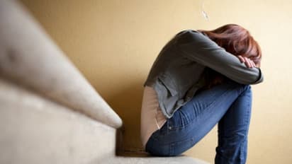 এম এ পাশ মেয়েটির প্রেমিক ছিল এইট পাশ পঞ্চানন, বাড়ির আপত্তিতে গলায় দড়ি দিল রিমা