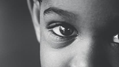 നാടുമുഴുവന് മയക്കുമരുന്ന് സംഘത്തിന്റെ പിടിയില്, ആണ്കുട്ടികളെ തോക്കേന്താന് പഠിപ്പിച്ച് സൈനികര്