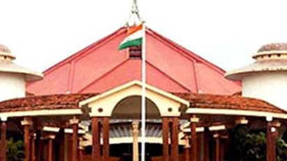 গোয়া থেকে মহারাষ্ট্র-- নীতি আদর্শ বিসর্জন দিয়ে সরকার গঠন, এক ঝলকে দেখুন ১২টি নমুনা