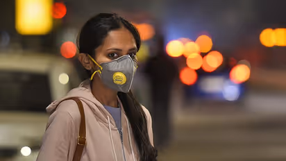 24 घंटे के अंदर कोरोना के चपेटे में 28 मरीज, स्कूल से लेकर संसद तक कुछ यूं दिखा वायरस का खौफ