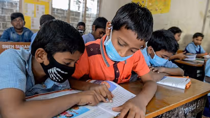 শিশুদের সঙ্গে লড়াইয়ে পারছে না করোনাভাইরাস, কারণ নিয়ে ধন্ধে সংক্রমণ বিশেষজ্ঞরা