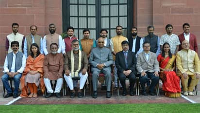 राष्ट्रपति ने 61वें ललित कला अकादमी पुरस्कार में 15 कलाकारों को किया सम्मानित