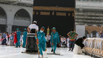 ഉംറ തീർഥാടനവും മദീന സിയാറത്തും നിർത്തിവെച്ച് സൗദി അറേബ്യ; സൗദി പൗരന്മാര്‍ക്കും പ്രവാസികള്‍ക്കും വിലക്ക്