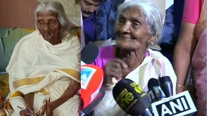 പഠിക്കാന്‍ പ്രായമൊരു വെല്ലുവിളിയല്ല; മലയാളി അമ്മൂമ്മമാര്‍ക്ക് രാഷ്ട്രത്തിന്‍റെ ആദരം