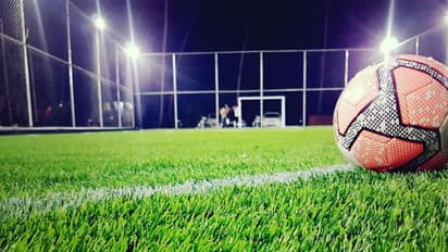 സാമ്പത്തിക മാന്ദ്യം; ആരവമില്ലാതെ മലപ്പുറത്തെ ഗാലറികള്, സെവന്സ് കാണാന് ആളില്ല